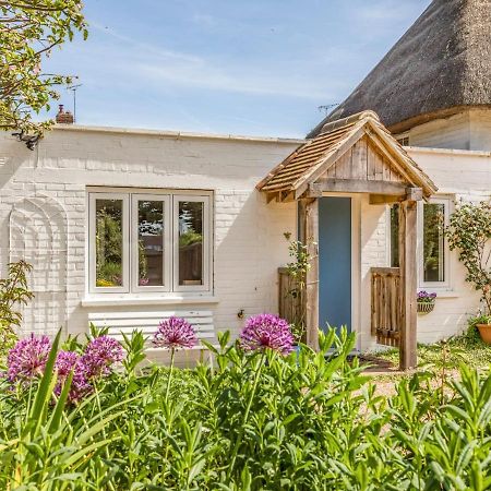 Pass The Keys Charming Apartment Attached To Thatched Cottage 치체스터 외부 사진