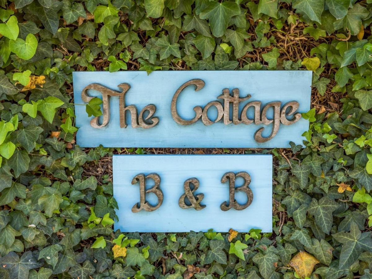Pass The Keys Charming Apartment Attached To Thatched Cottage 치체스터 외부 사진